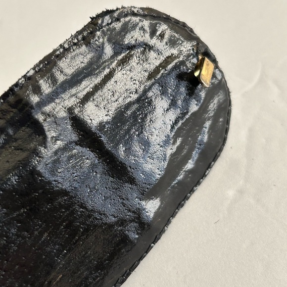 Lisandro Sarasola designer dress  belt metallic gold on black
Hook closure - Picture 7 of 10